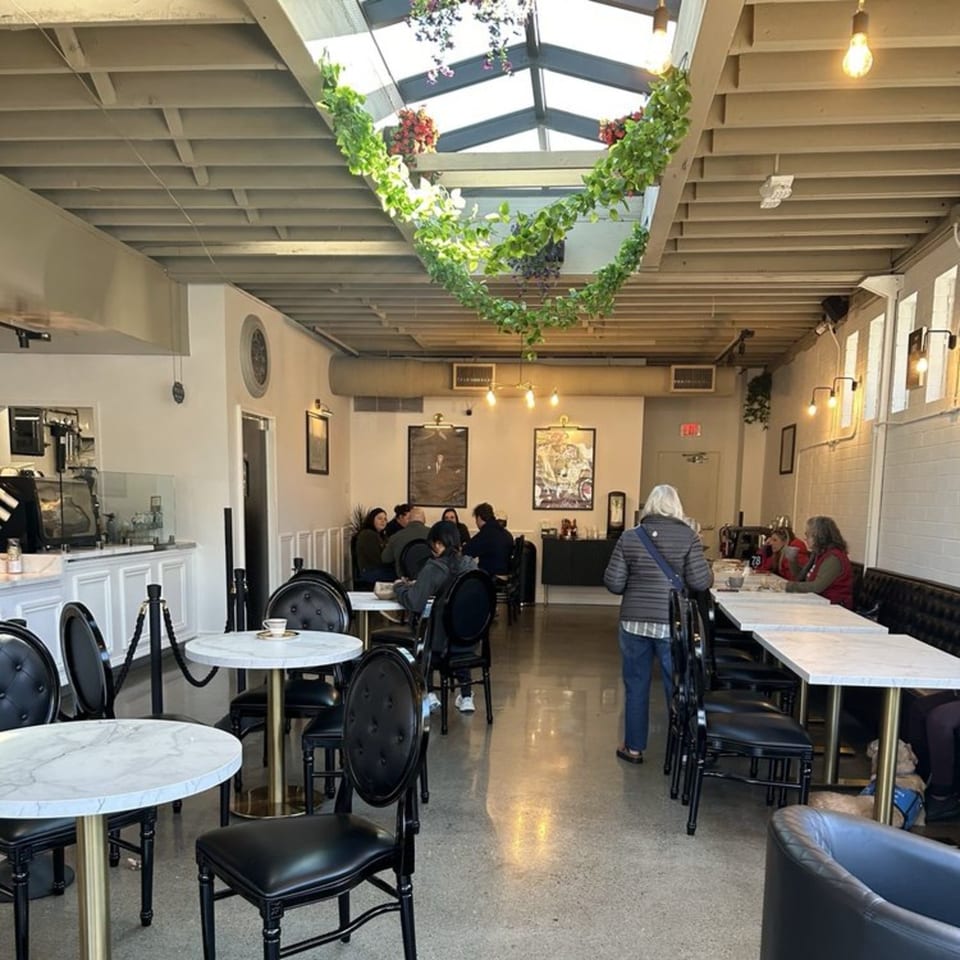 Go-To Spot for Fresh Eats and Warm Ambiance