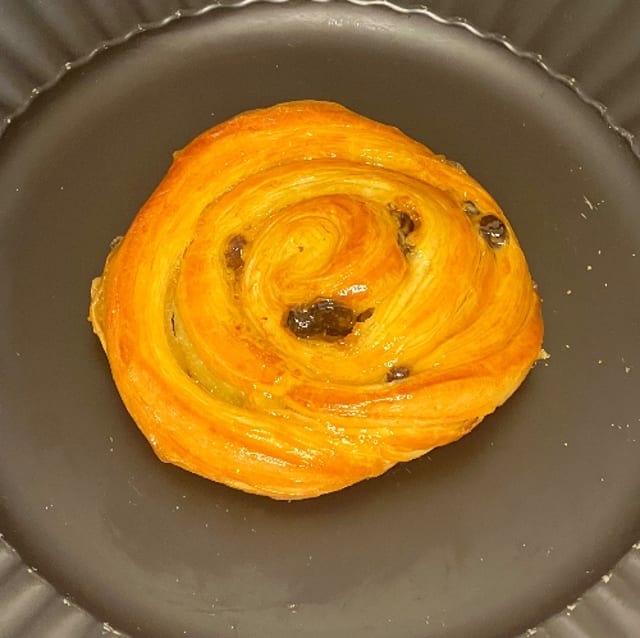 Pain Au Raisin.